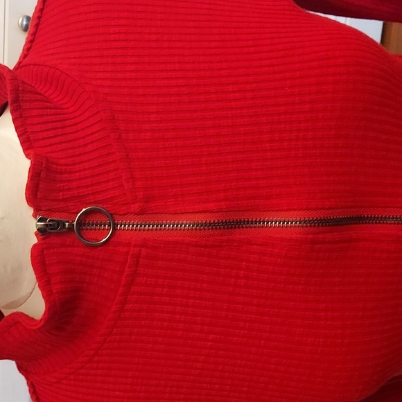 Ribbed Zip-Up Top - Picture 3 of 4